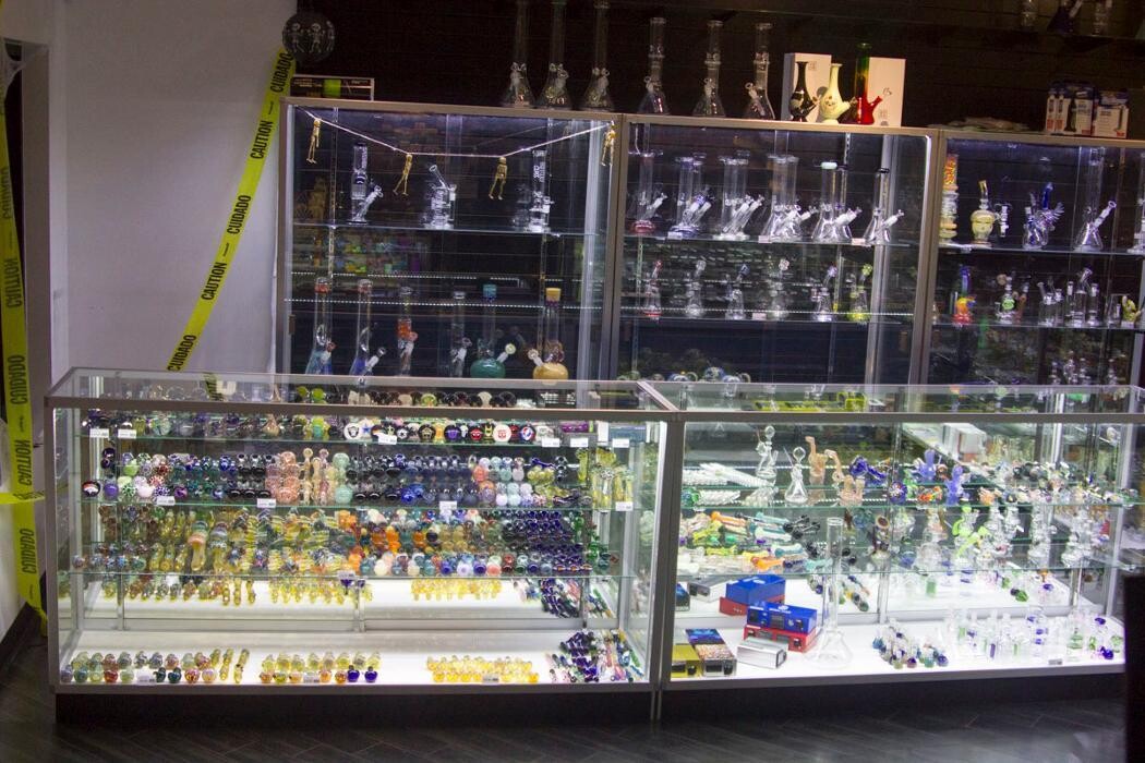 Images 710 Pipes - Smoke Shop