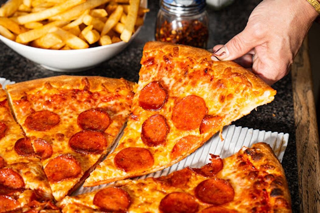 Images Best Quality Pizza & Grill