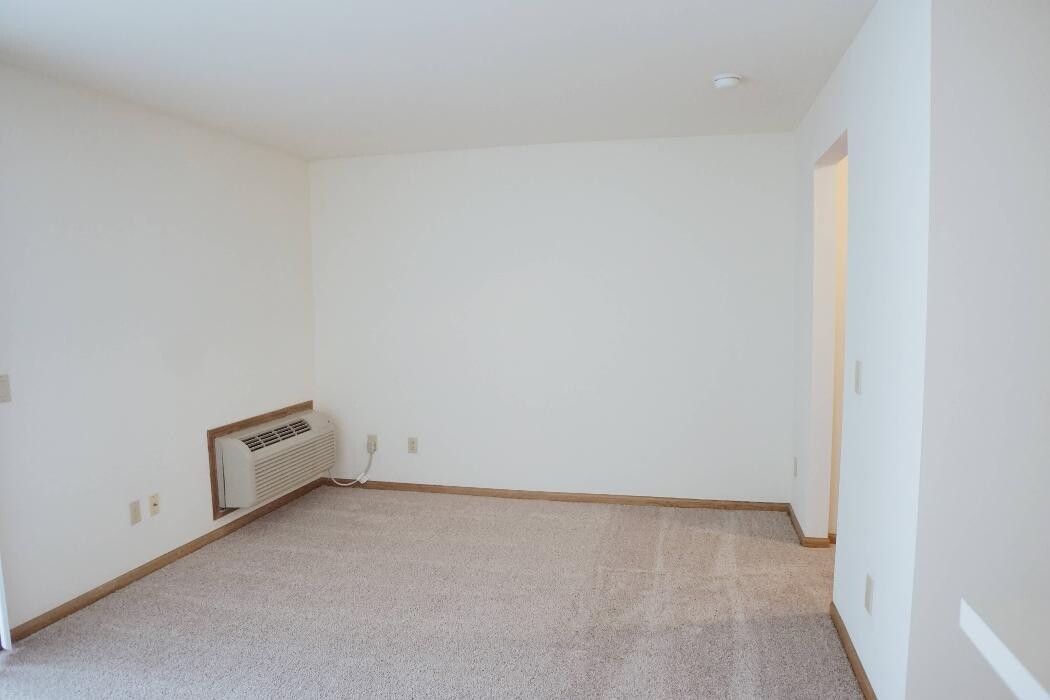 Images Oakbridge Court Apartments