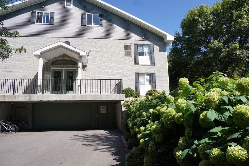 Images Oakbridge Court Apartments