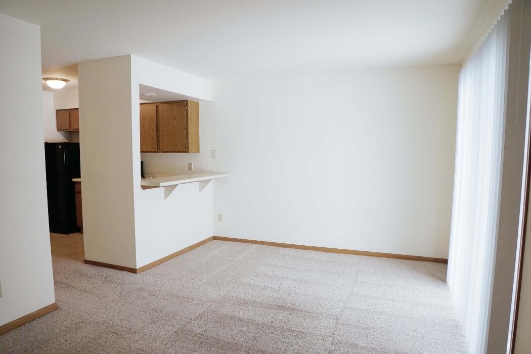 Images Oakbridge Court Apartments