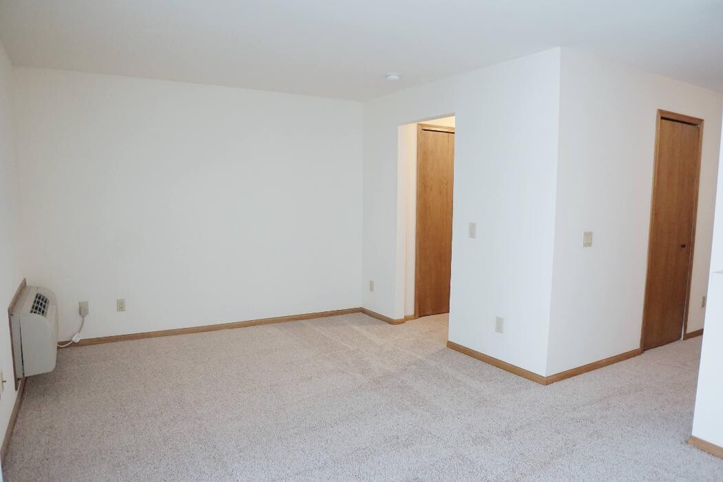 Images Oakbridge Court Apartments