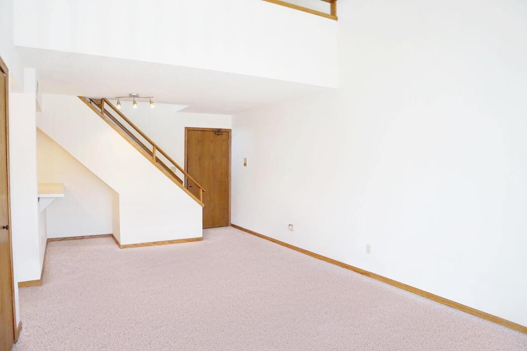 Images Oakbridge Court Apartments