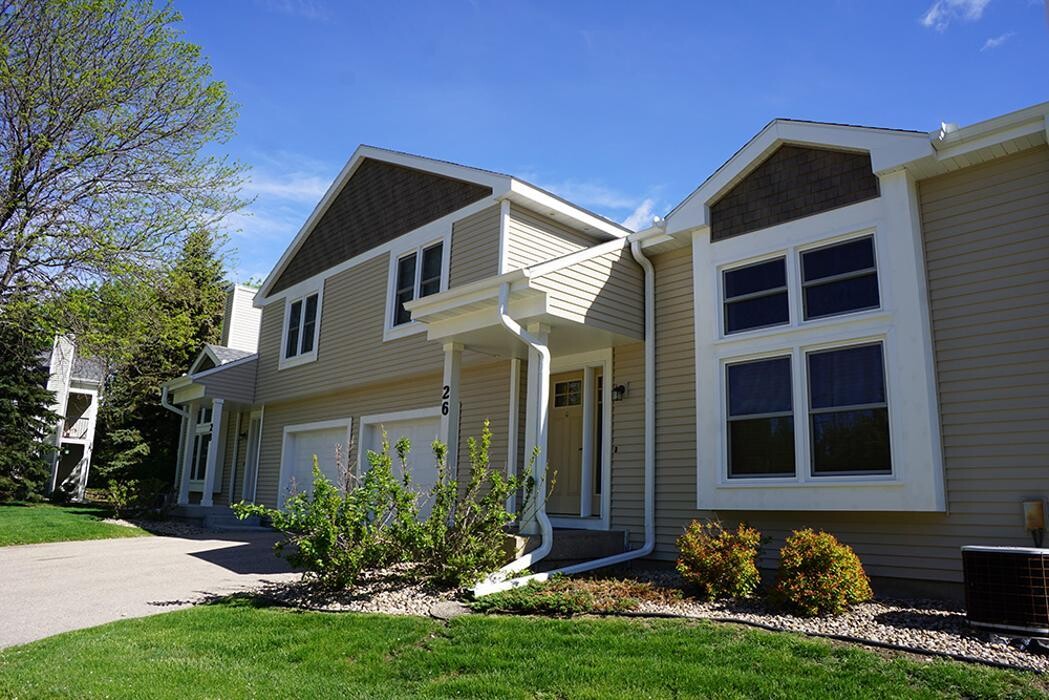 Images Oakbridge Court Apartments