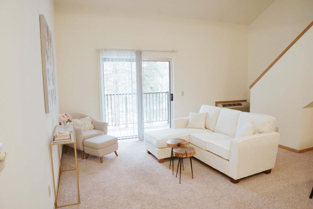 Images Oakbridge Court Apartments