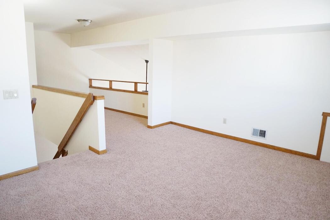 Images Oakbridge Court Apartments