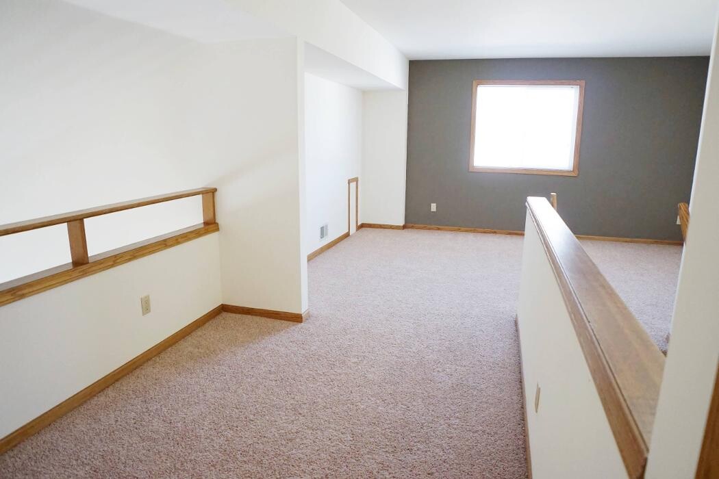 Images Oakbridge Court Apartments