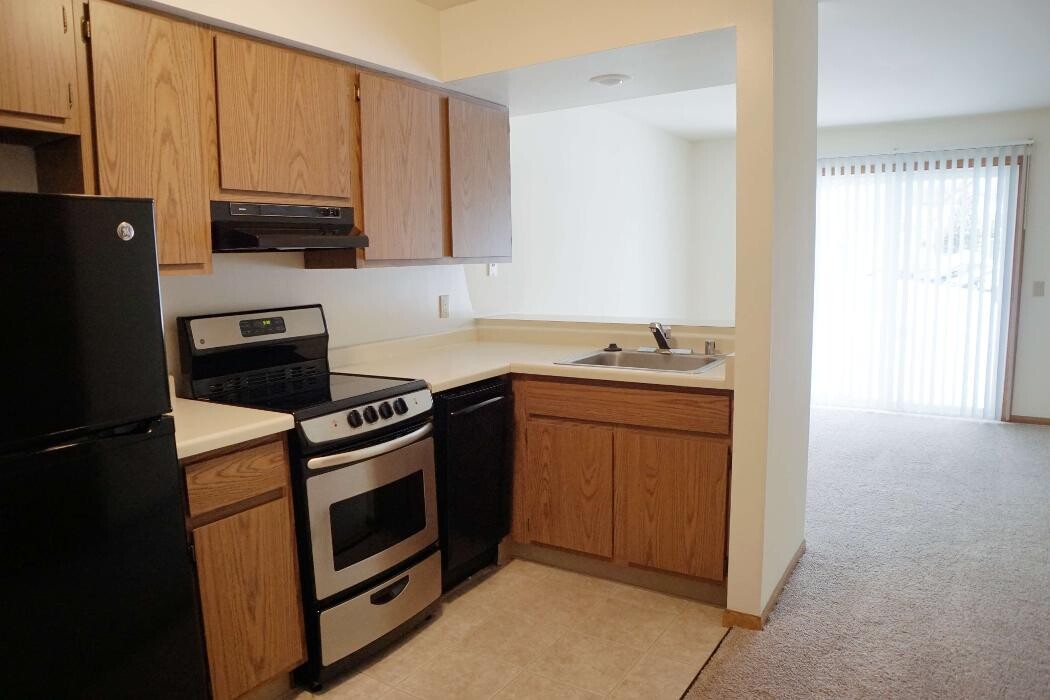 Images Oakbridge Court Apartments