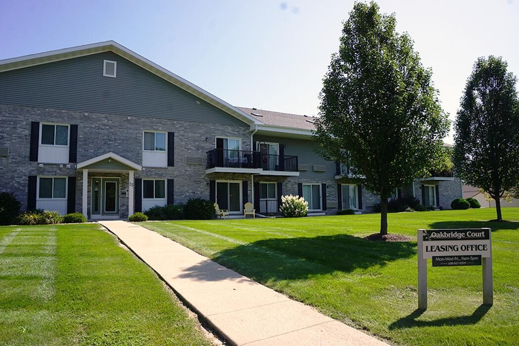 Images Oakbridge Court Apartments