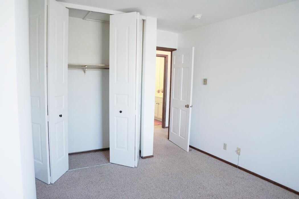 Images Lamplighter Apartments