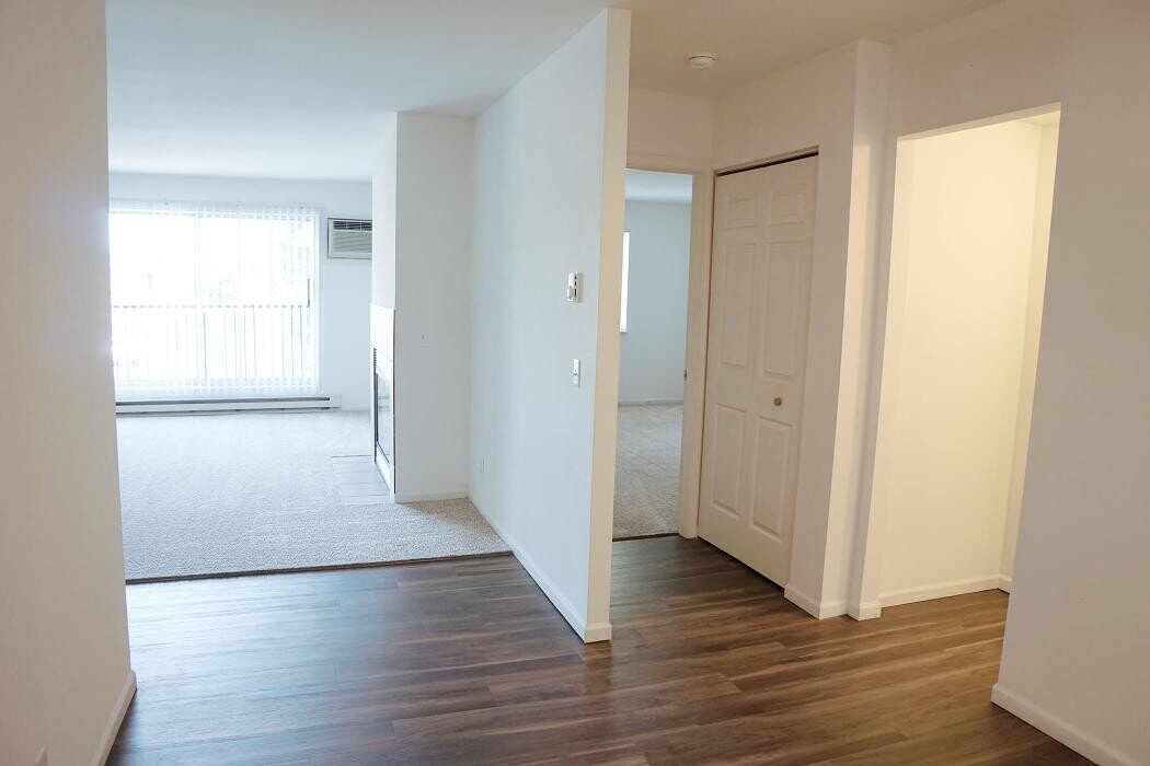 Images Lamplighter Apartments