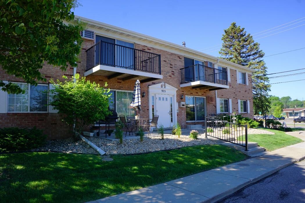 Images Lamplighter Apartments