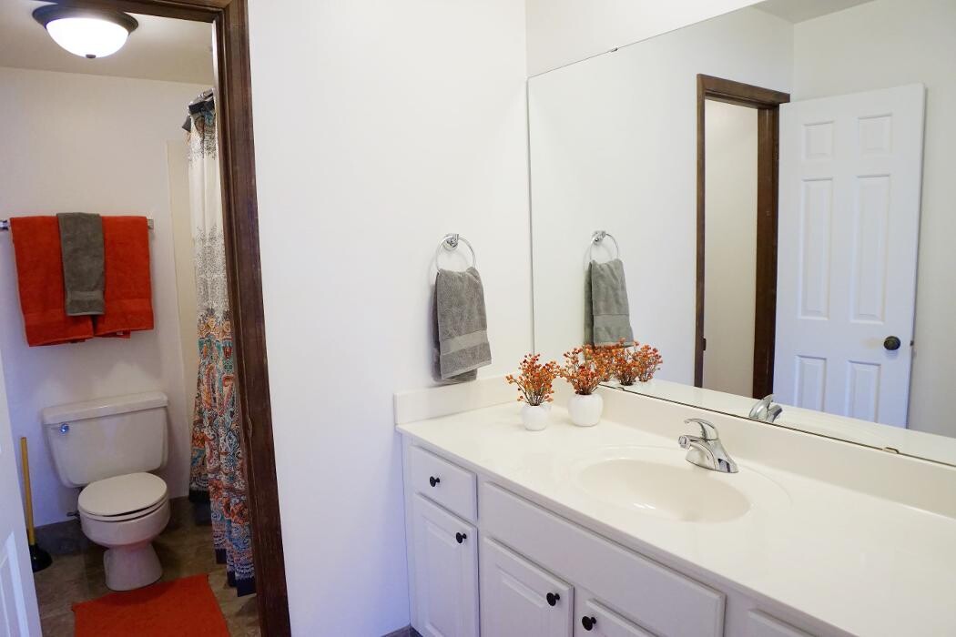 Images Lamplighter Apartments