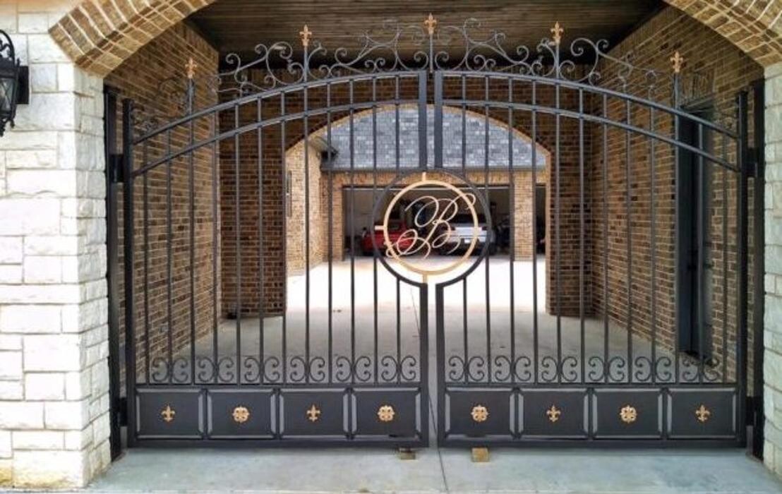 Images Buzz Custom Fence