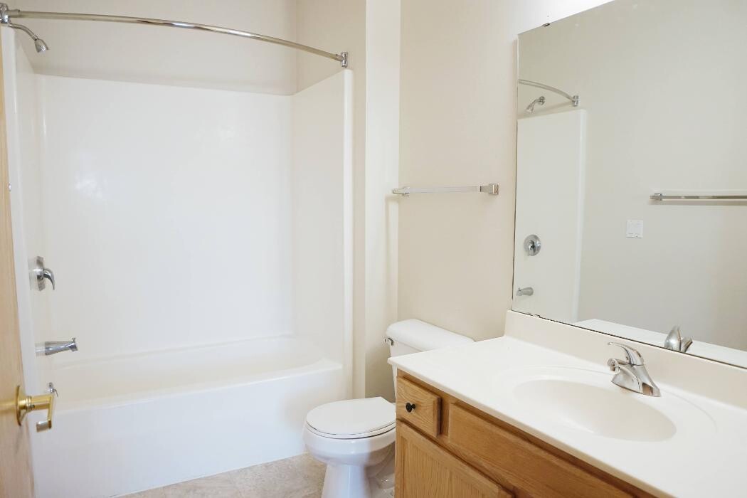 Images Silverstone Apartments