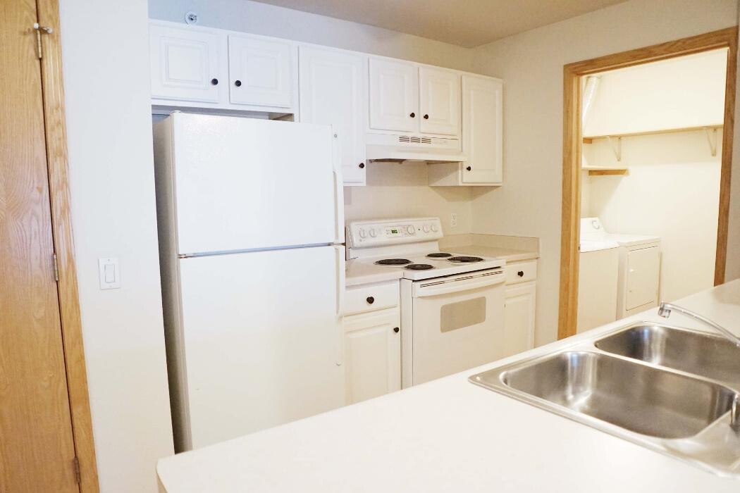 Images Silverstone Apartments