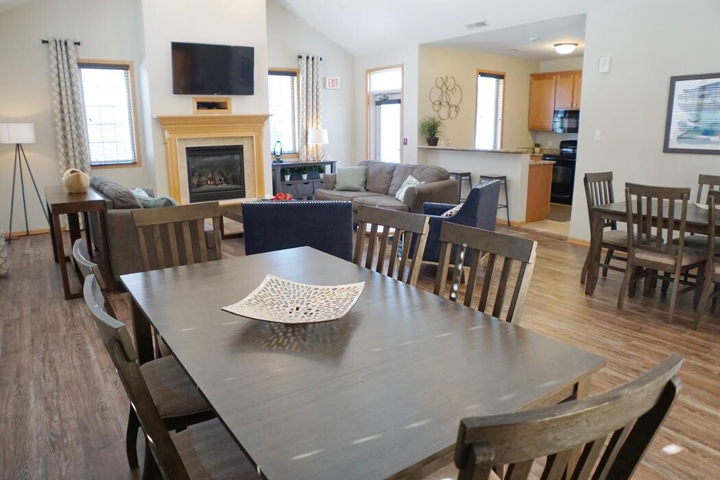 Images Silverstone Apartments