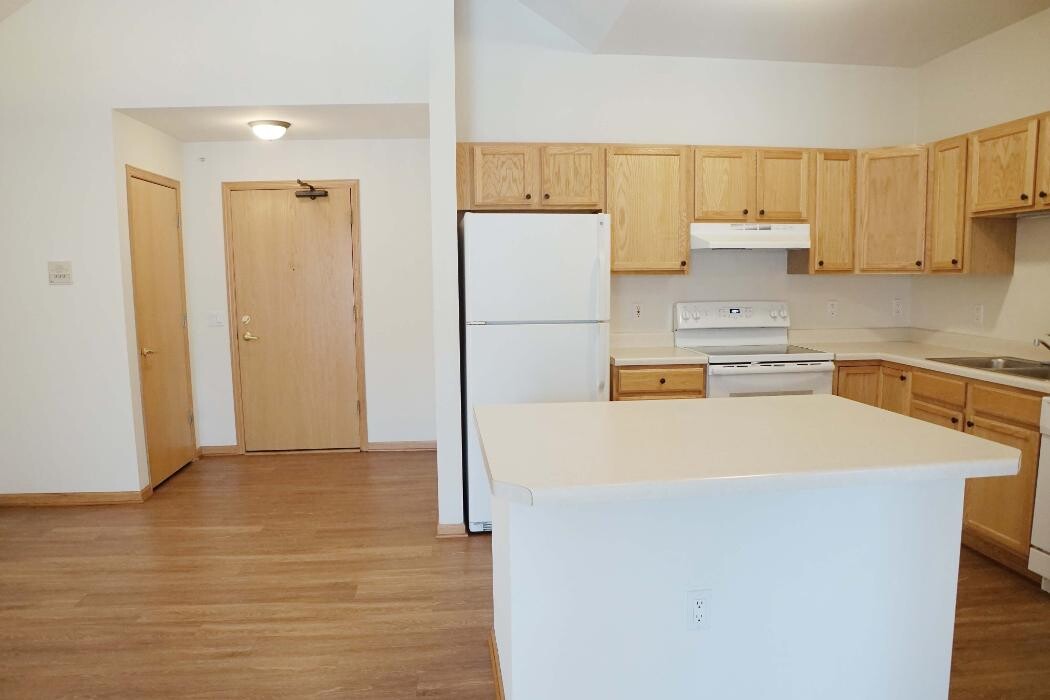 Images Silverstone Apartments