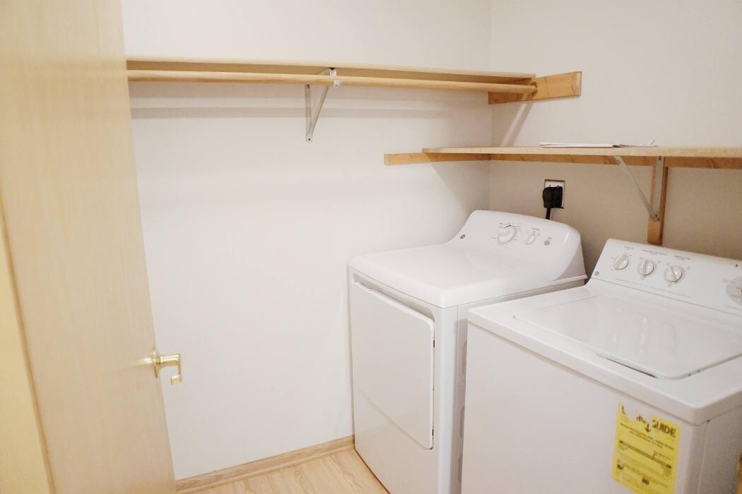 Images Silverstone Apartments