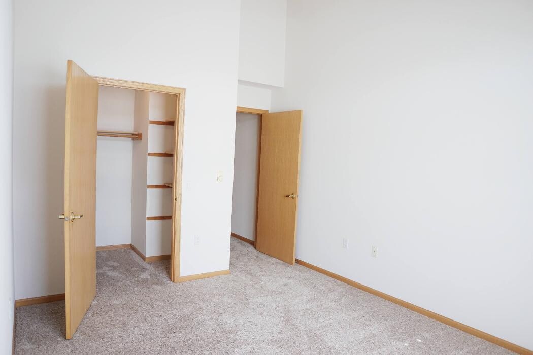 Images Silverstone Apartments