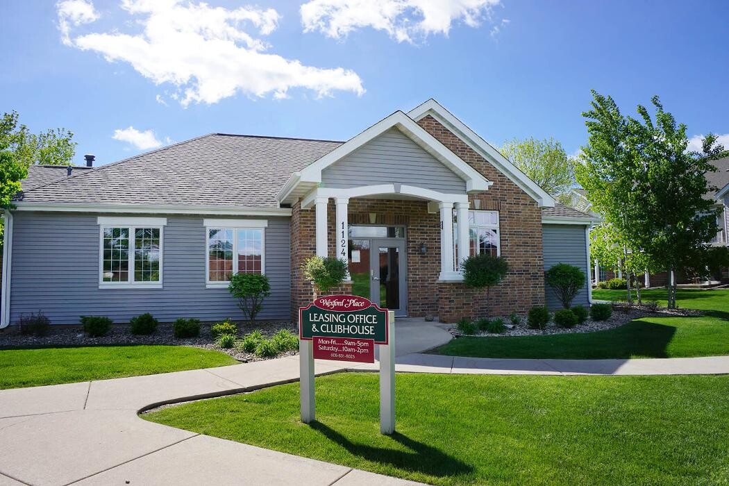 Images Silverstone Apartments