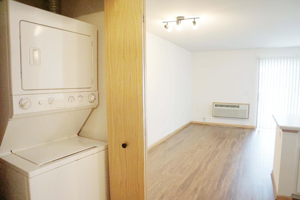 Images Silverstone Apartments