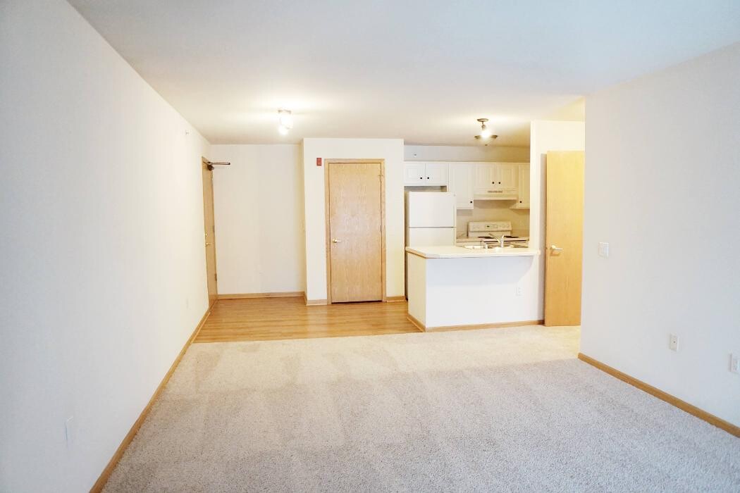 Images Silverstone Apartments