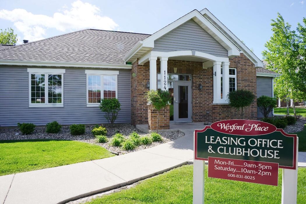 Images Silverstone Apartments