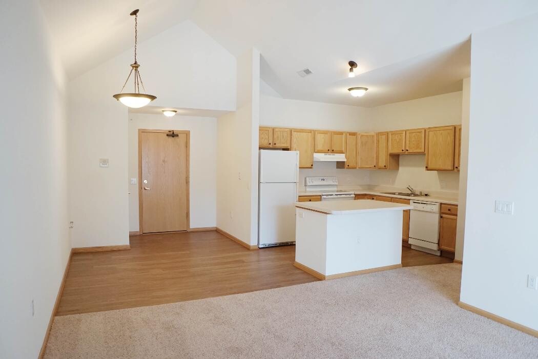 Images Silverstone Apartments