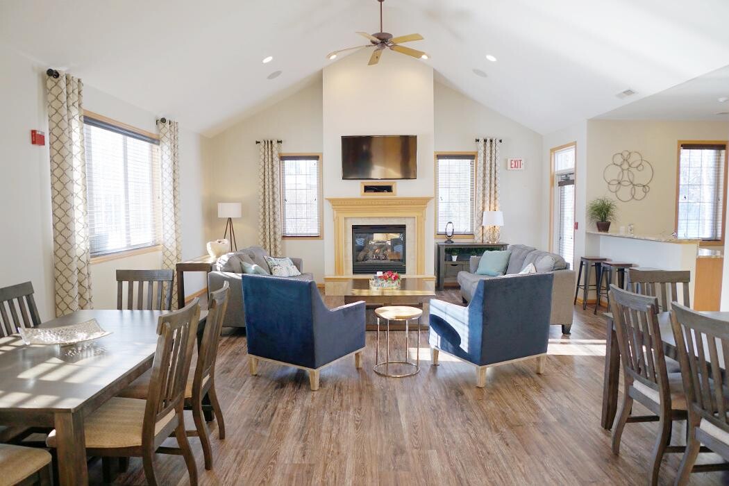 Images Silverstone Apartments