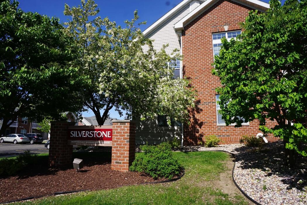 Images Silverstone Apartments