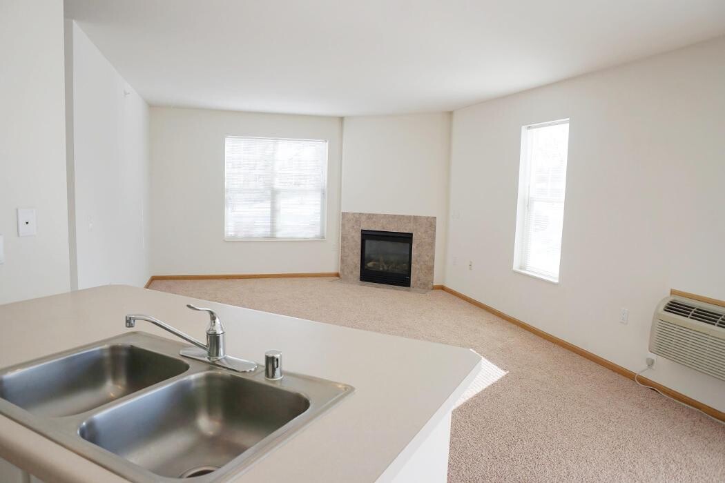 Images Silverstone Apartments