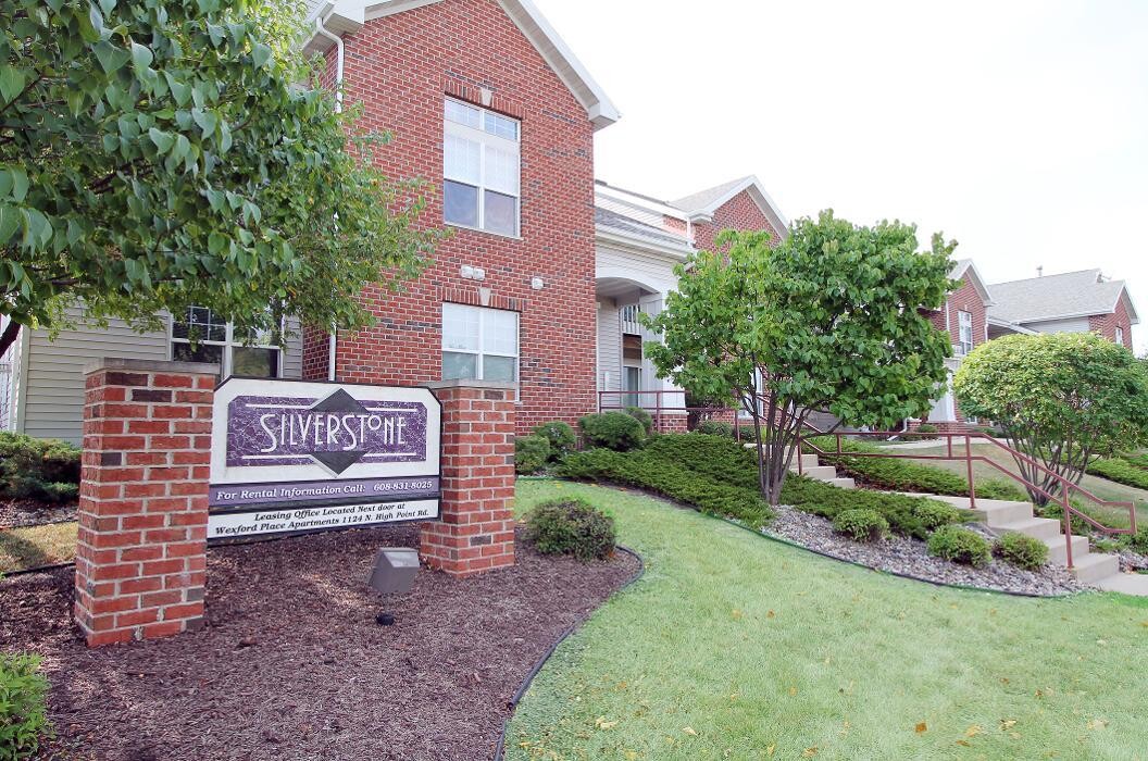 Images Silverstone Apartments