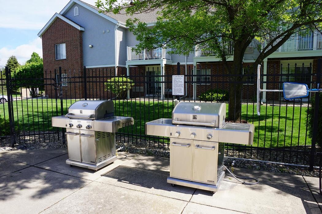 Images Silverstone Apartments