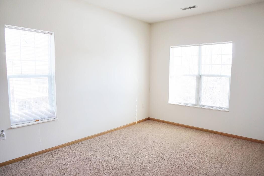 Images Silverstone Apartments