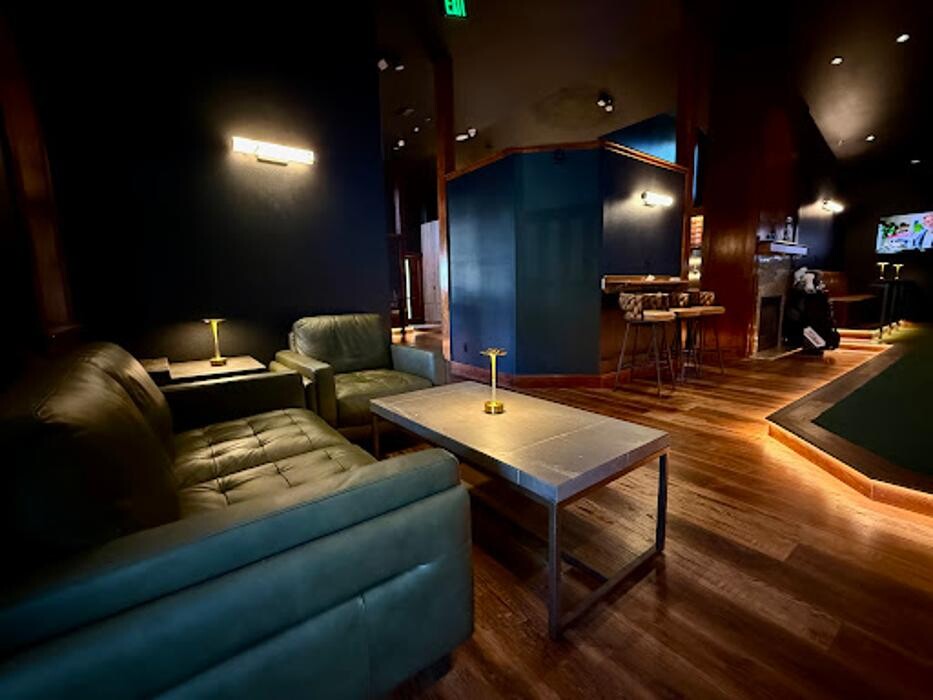 Images Stingers Golf Lounge - Restaurant, Bar & Simulators