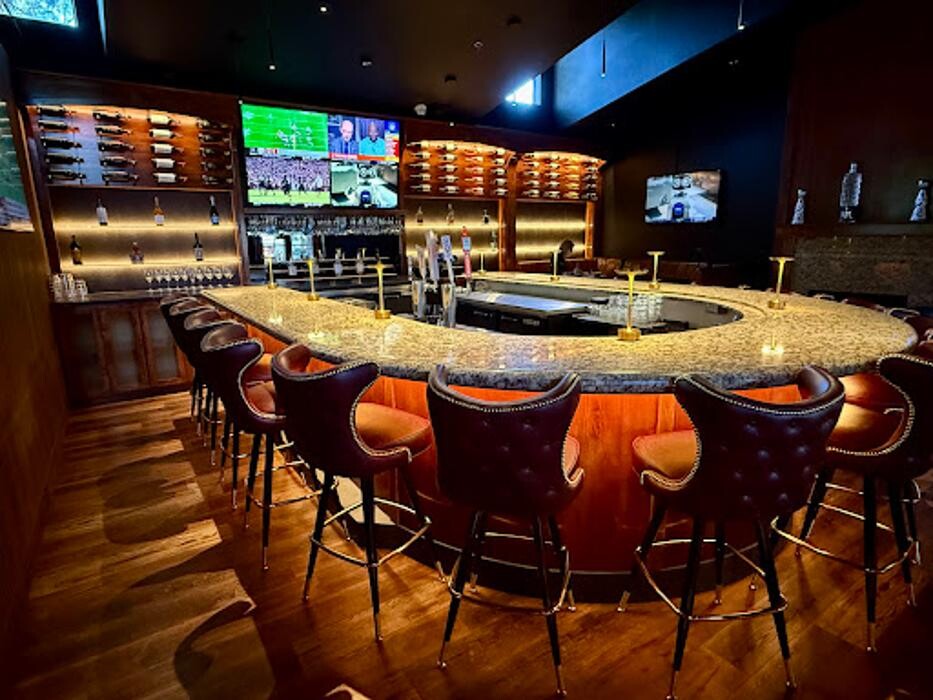 Images Stingers Golf Lounge - Restaurant, Bar & Simulators