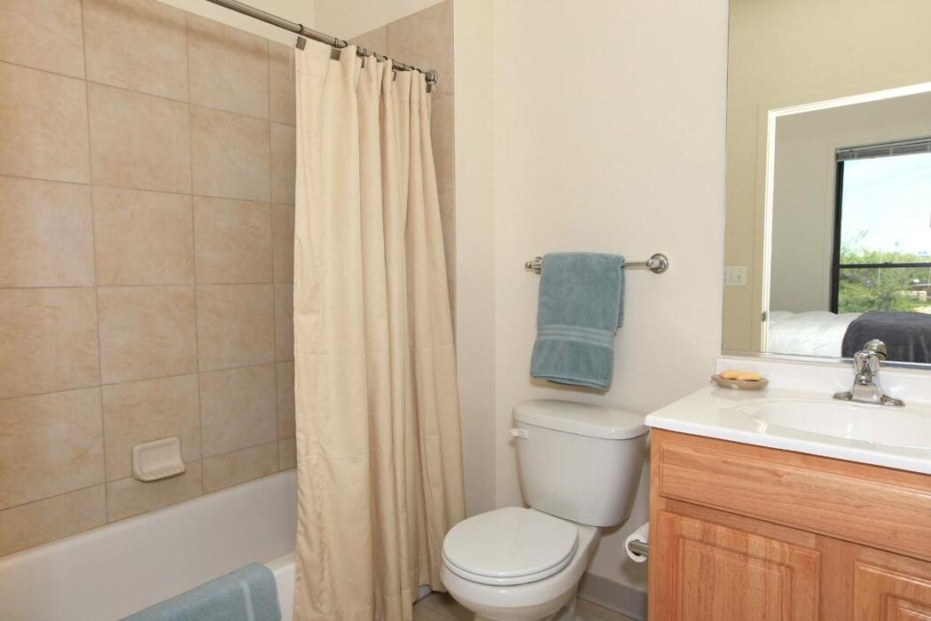 Images Oakwood Shores Apt Phase 2C