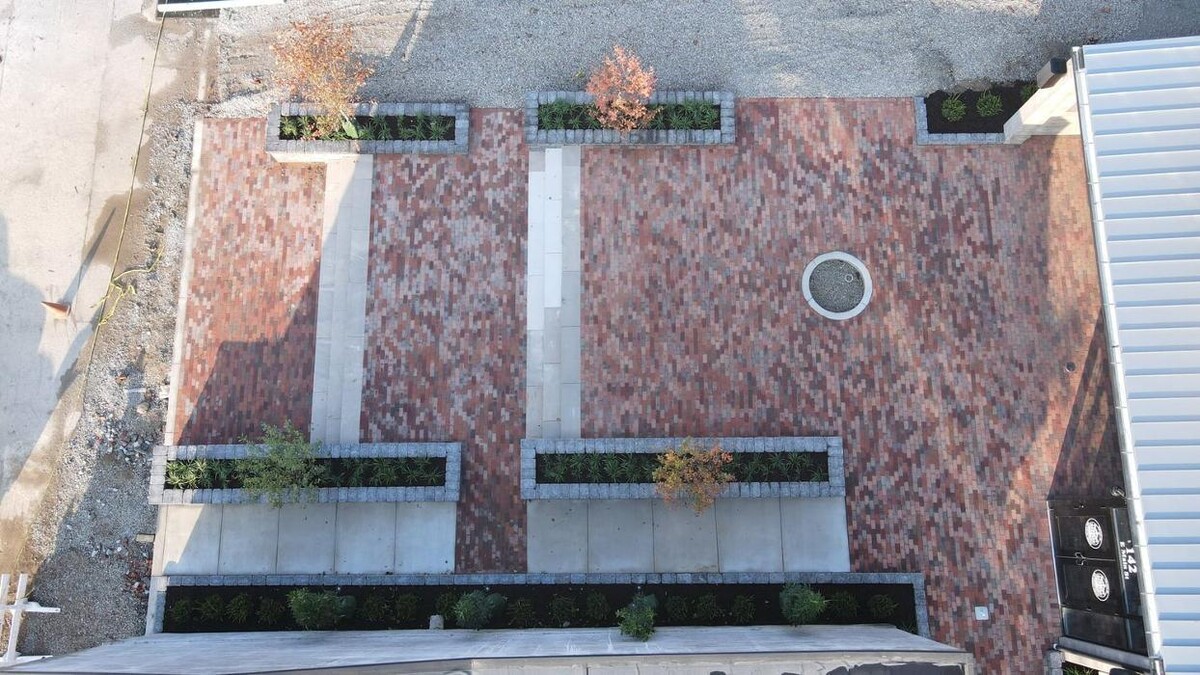 Images Lamb's Lawn Service & Landscaping LLC