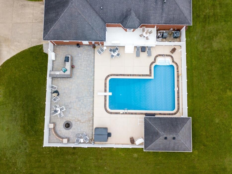 Images Lamb's Lawn Service & Landscaping LLC