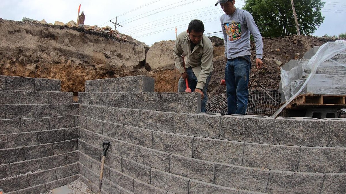 Images Lamb's Lawn Service & Landscaping LLC