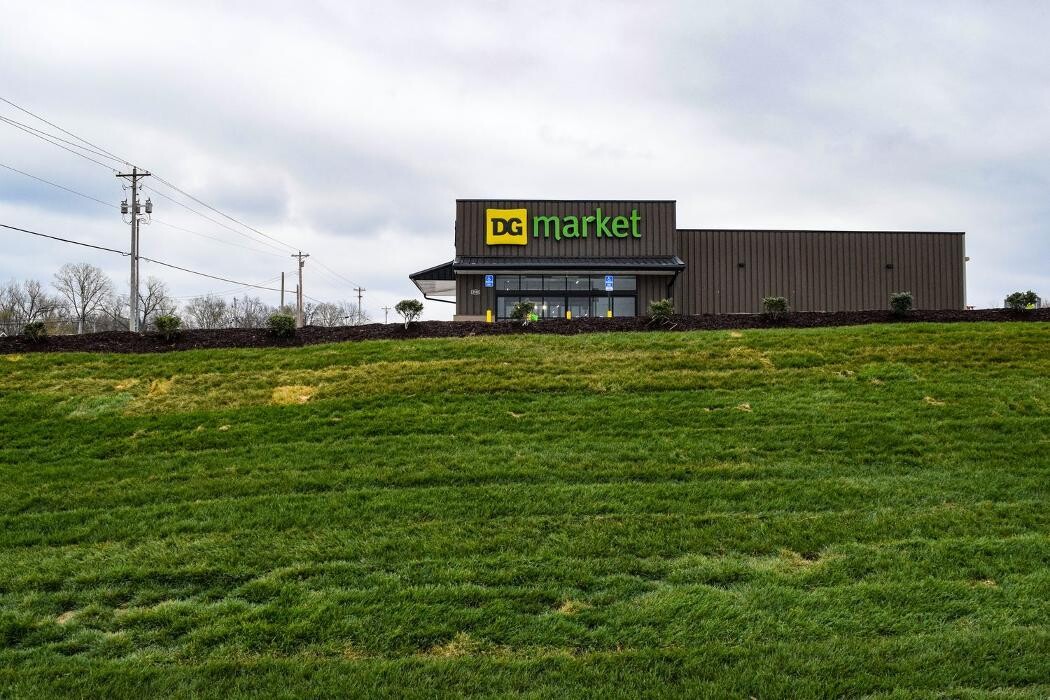 Images Lamb's Lawn Service & Landscaping LLC