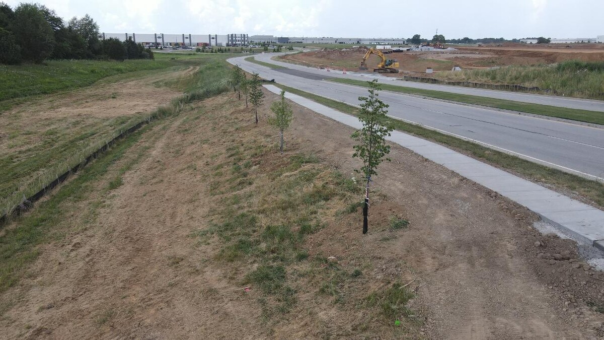 Images Lamb's Lawn Service & Landscaping LLC