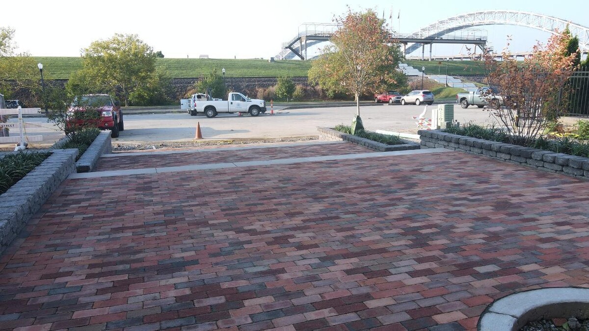 Images Lamb's Lawn Service & Landscaping LLC