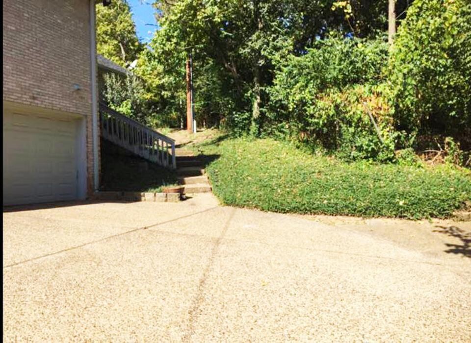 Images Lamb's Lawn Service & Landscaping LLC