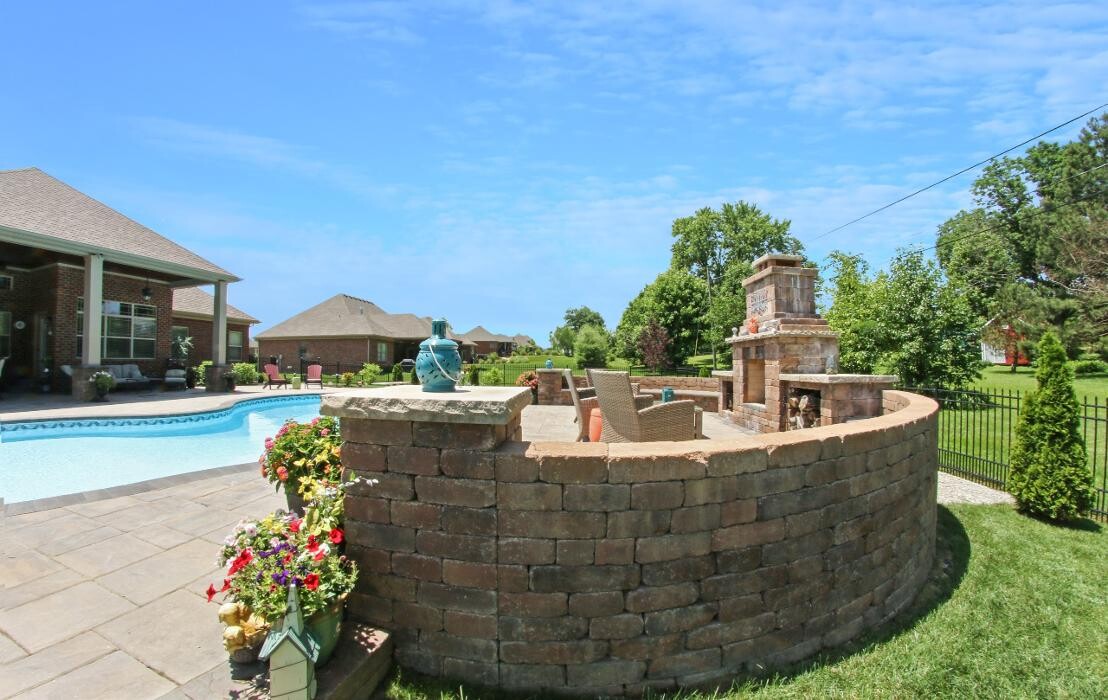 Images Lamb's Lawn Service & Landscaping LLC