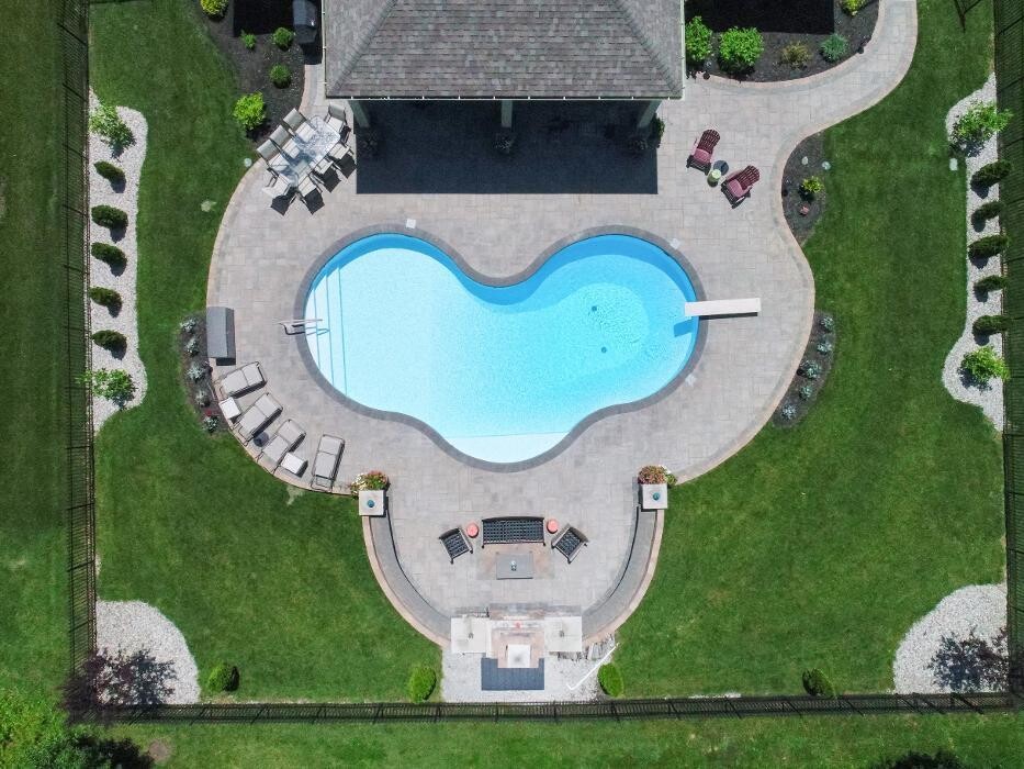 Images Lamb's Lawn Service & Landscaping LLC