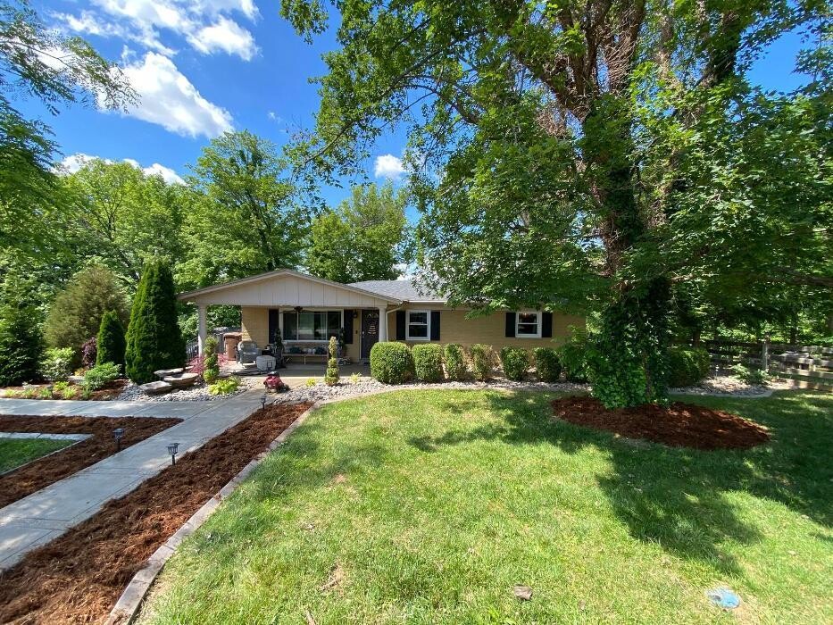 Images Lamb's Lawn Service & Landscaping LLC