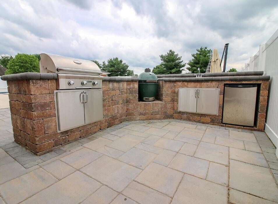 Images Lamb's Lawn Service & Landscaping LLC