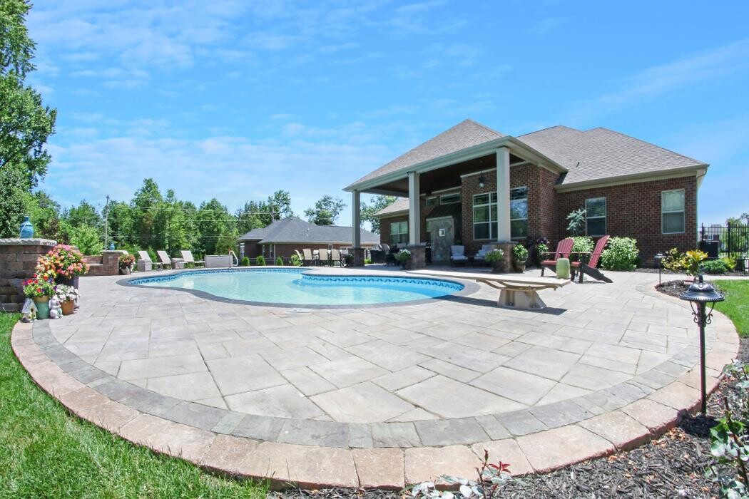 Images Lamb's Lawn Service & Landscaping LLC